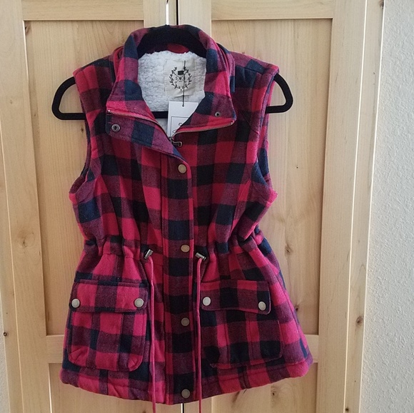 CLOTHING - Picture 3 of 6